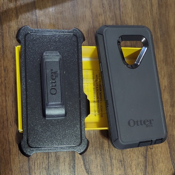 OtterBox Defender Series Black Case for LG G8 ThinQ - Picture 4 of 7